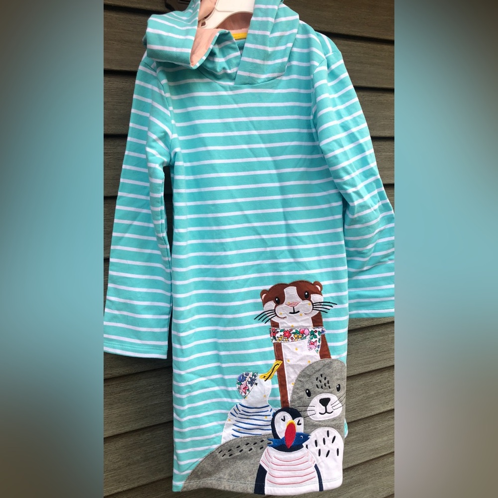 Embroidered Kids dress hooded and never worn NWOT Unique piece! π³π§π₯π¦π¦¦π¦ - Picture 2 of 6